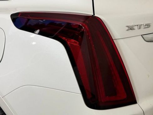 Used 2022 Cadillac XT5 Premium Luxury FWD image 11