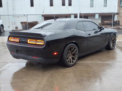 Used 2016 Dodge Challenger SRT Hellcat image 4
