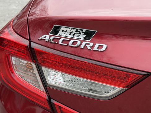 Used 2018 Honda Accord Touring image 25