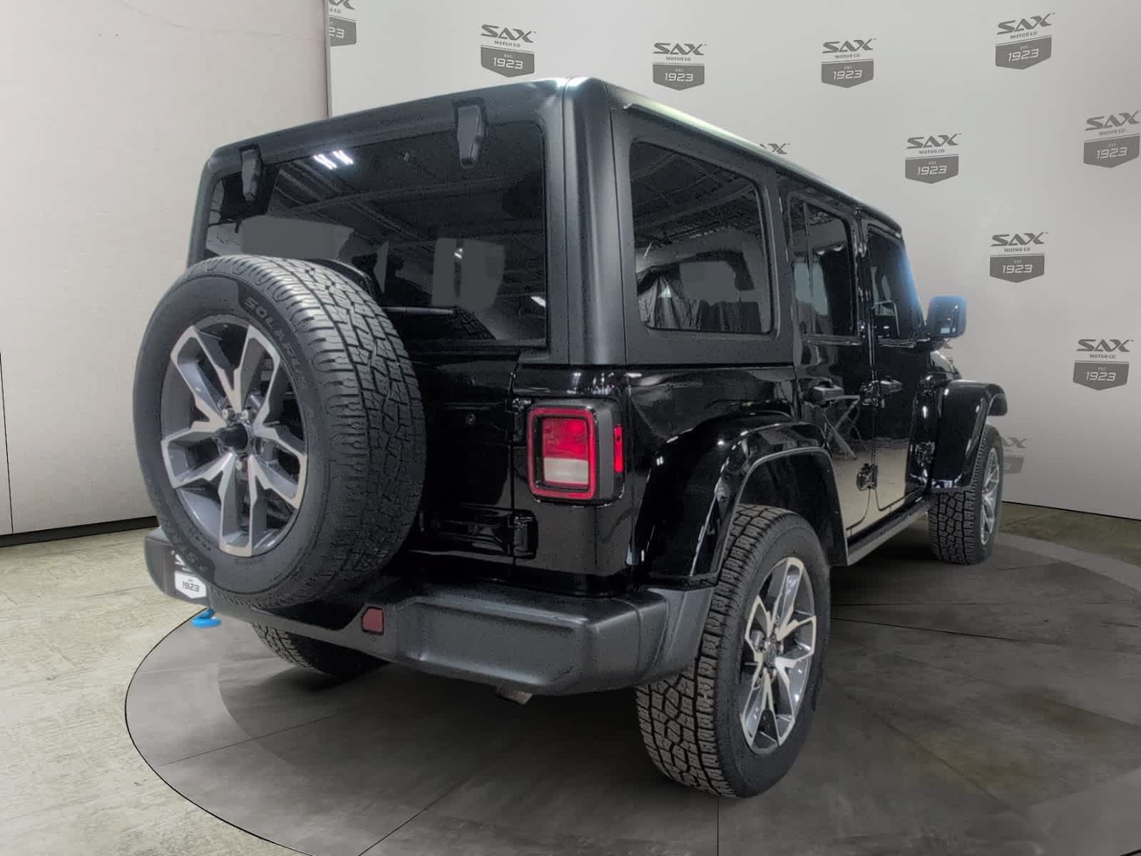 Used 2024 Jeep Wrangler Unlimited AWD/4WD image 5