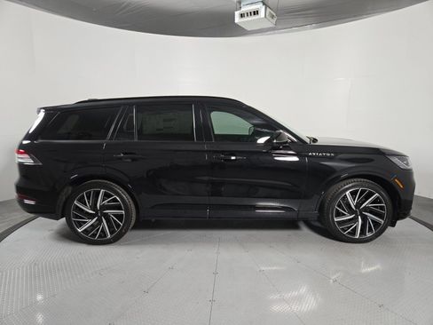 New 2026 Lincoln Aviator Black Label w/ Jet Appearance Package AWD/4WD image 3