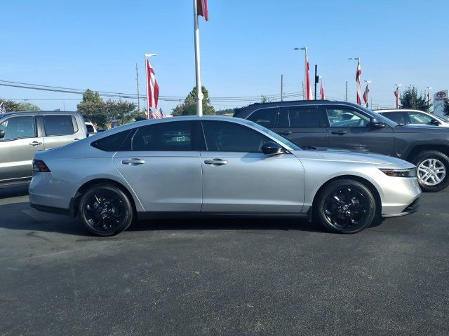 Used 2025 Honda Accord SE image 3