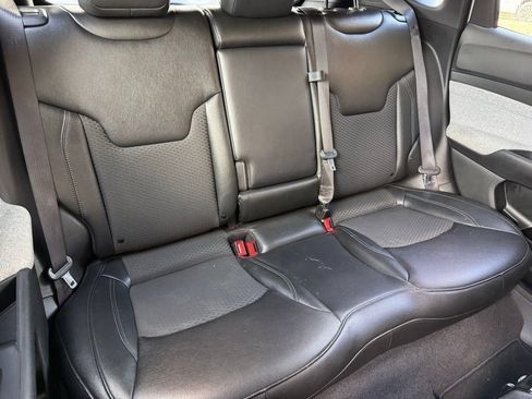 Used 2024 Jeep Compass Latitude AWD/4WD image 17