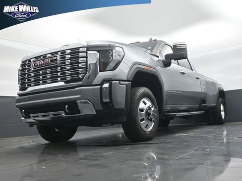 Used 2025 GMC Sierra 3500 Denali w/ Denali Reserve Package AWD/4WD image 19