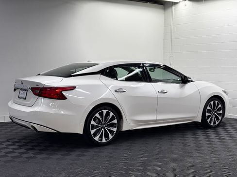 Used 2017 Nissan Maxima SR FWD image 2