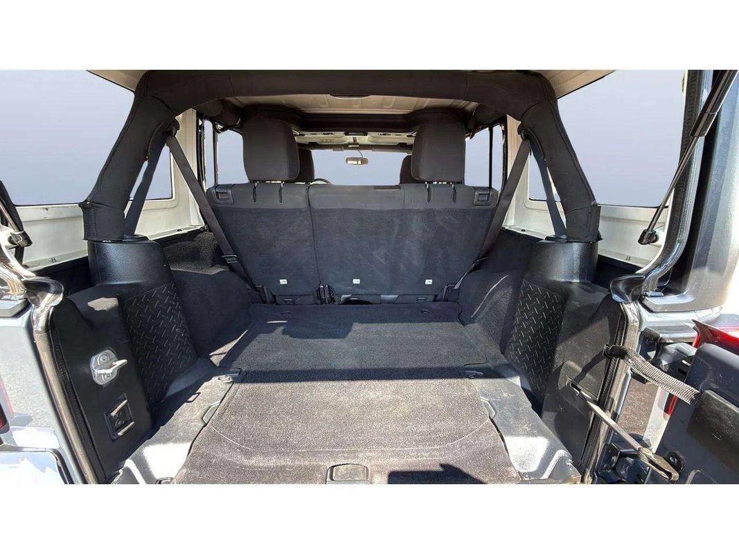 Used 2018 Jeep Wrangler Unlimited Sport w/ Quick Order Package 24W AWD/4WD image 15