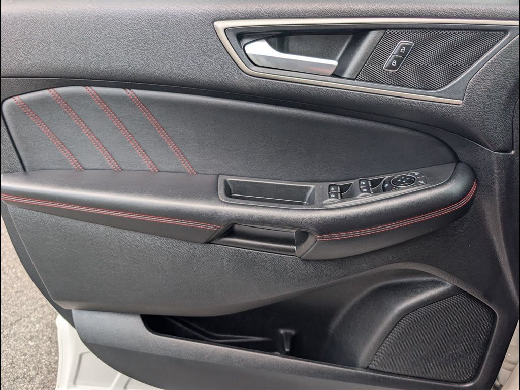 Used 2023 Ford Edge ST-Line AWD/4WD image 23