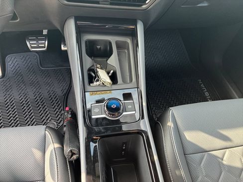 New 2026 Volkswagen Tiguan SEL R-Line AWD/4WD image 15