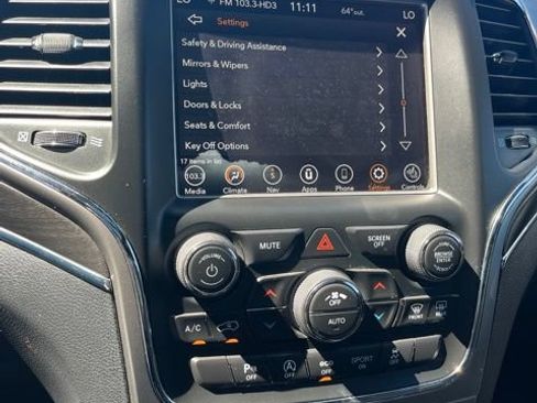 Used 2018 Jeep Grand Cherokee Limited w/ Luxury Group II RWD image 41