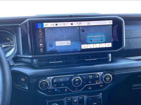 Used 2025 Jeep Wrangler Unlimited Rubicon 4xe w/ Convenience Group AWD/4WD image 35