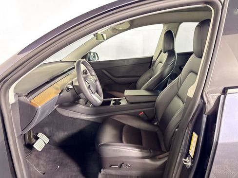Used 2022 Tesla Model Y Performance image 11