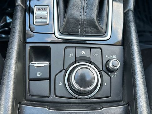 Used 2018 MAZDA MAZDA3 Sport image 24