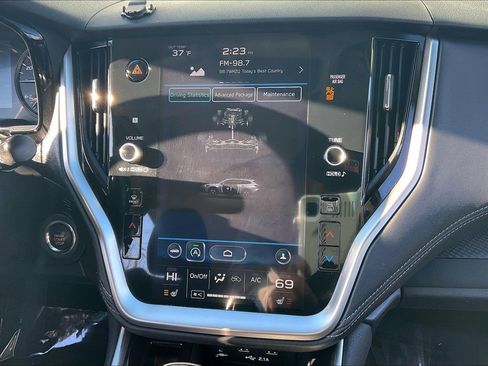 Used 2021 Subaru Outback Premium image 38