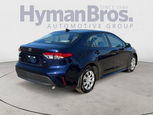 Used 2025 Toyota Corolla LE image 3