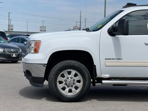 Used 2013 GMC Sierra 2500 SLT w/ SLT Convenience Package AWD/4WD image 4