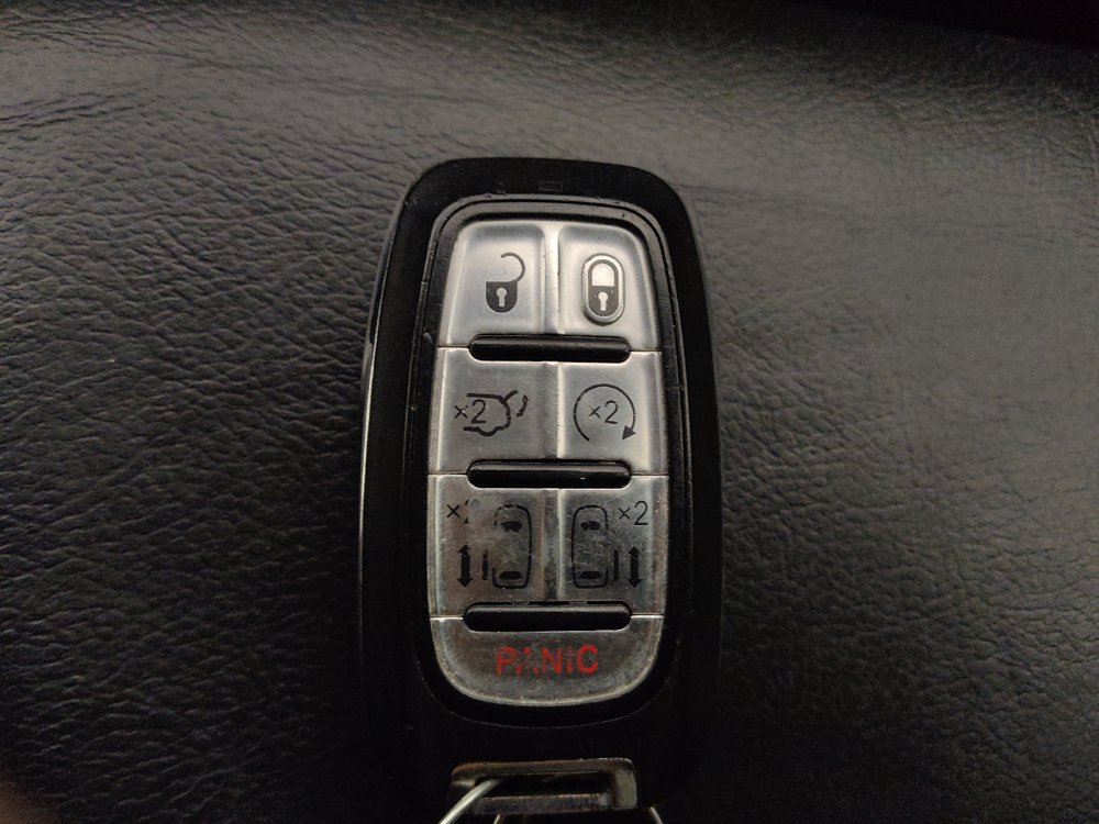 Used 2019 Chrysler Pacifica Touring-L FWD image 32