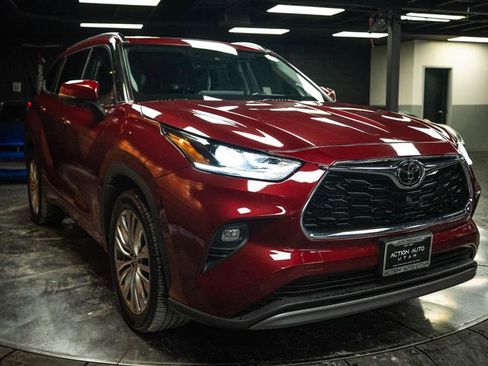 Used 2022 Toyota Highlander Platinum FWD image 5