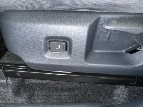 Used 2024 Toyota Tacoma SR AWD/4WD image 6