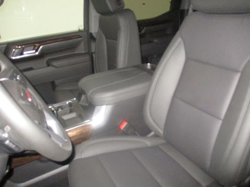New 2026 GMC Sierra 1500 Elevation w/ Elevation Premium Package AWD/4WD image 17