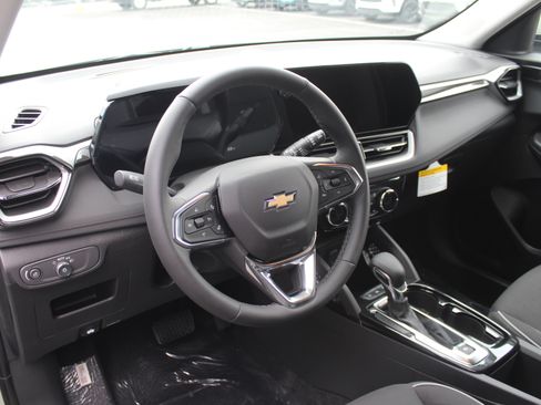 New 2026 Chevrolet TrailBlazer LT w/ LT Cold Weather Package AWD/4WD image 10