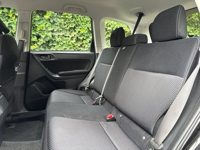 Used 2015 Subaru Forester 2.5i AWD/4WD image 31