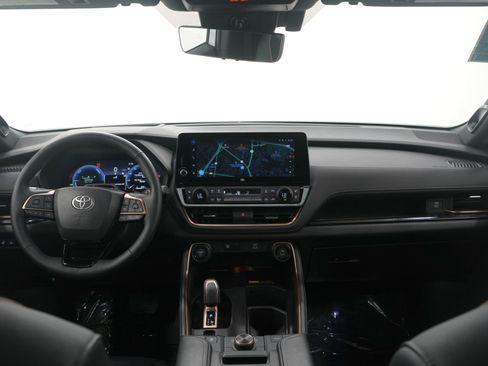 Used 2025 Toyota Grand Highlander AWD Hybrid image 15
