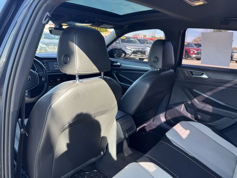Used 2020 Volkswagen Jetta R-Line w/ R-Line Cold Weather Package image 19