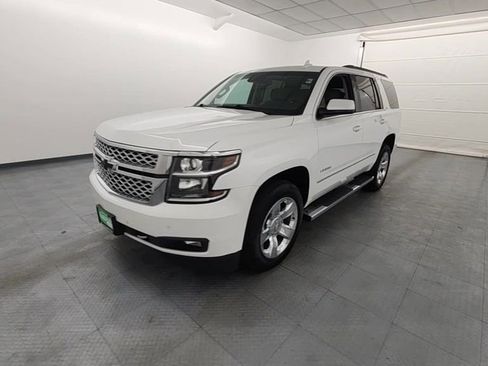 Used 2017 Chevrolet Tahoe LT w/ LT Signature Package image 3