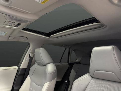 Used 2022 Toyota RAV4 Limited image 7