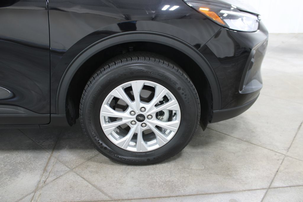 Used 2025 Ford Escape Active AWD/4WD image 37