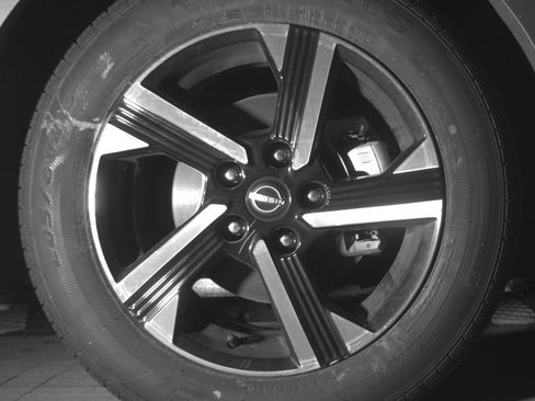 Used 2025 Nissan Sentra SV FWD image 16