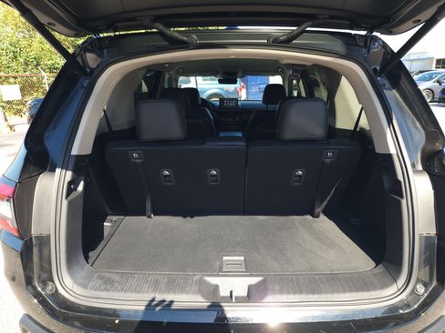 Used 2023 Honda Pilot EX-L image 6