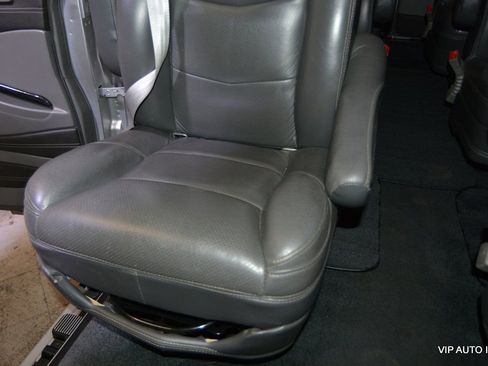 Used 2020 GMC Savana 2500 Extended w/ Enhanced Convenience Package image 29