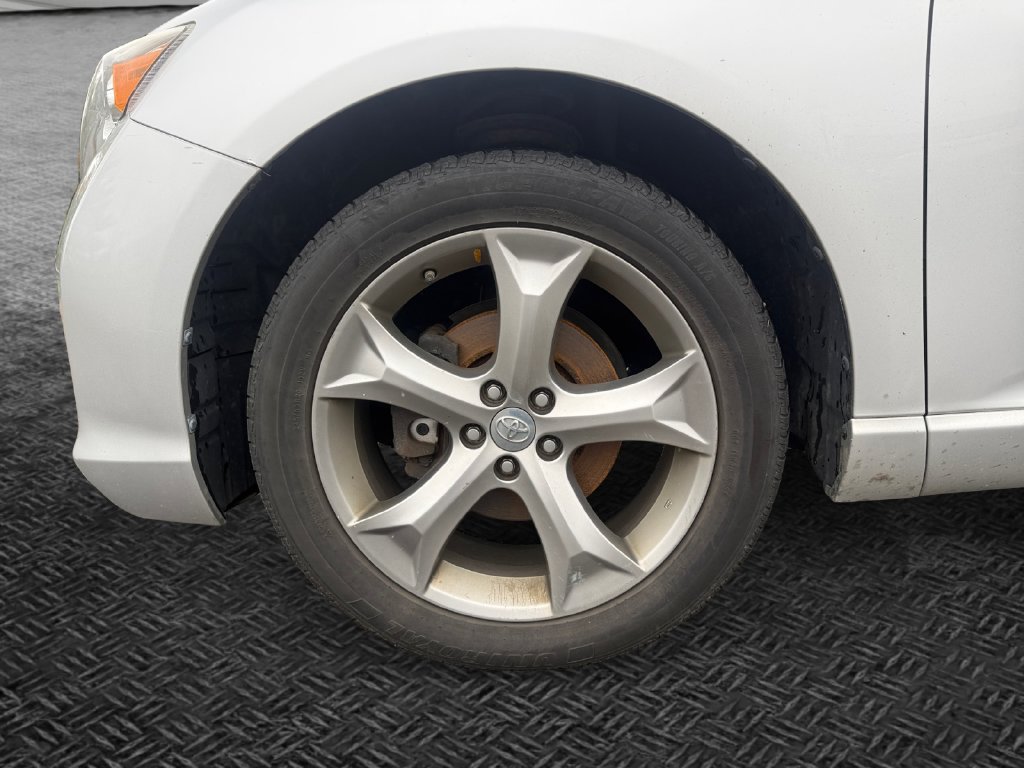 Used 2013 Toyota Venza XLE AWD/4WD image 11