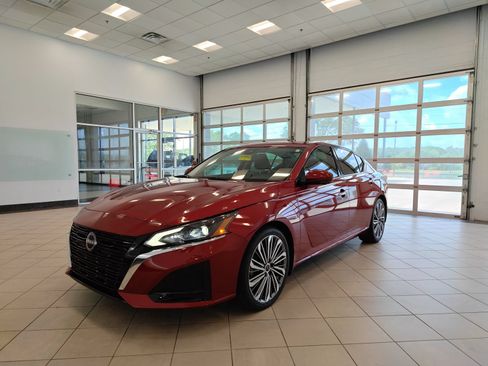 Used 2023 Nissan Altima 2.5 SL FWD image 7
