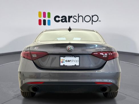 Used 2023 Alfa Romeo Giulia Sprint image 4