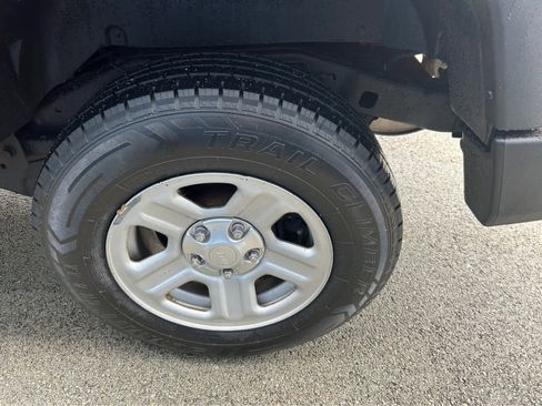 Used 2017 Jeep Wrangler Unlimited Sport w/ Mopar Black Appearance Group image 27