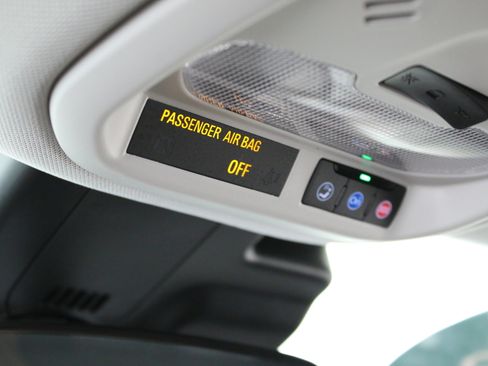 Certified 2025 Chevrolet Trax LS FWD image 21