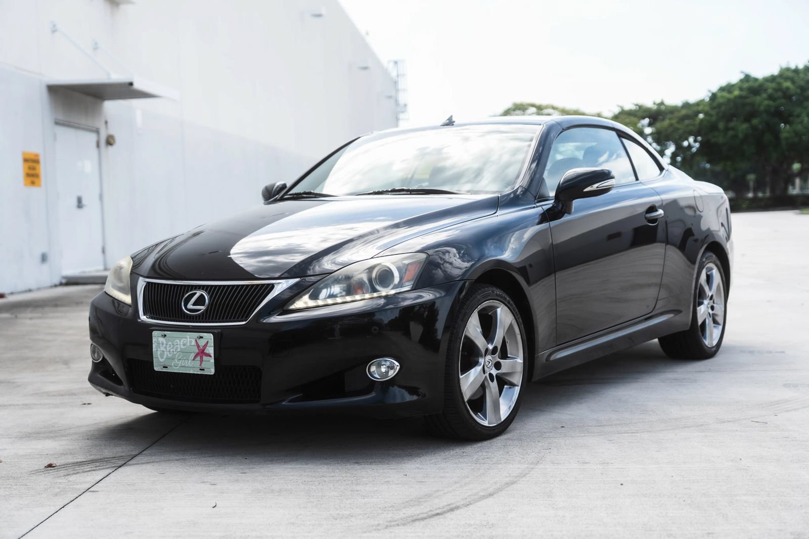 Used 2011 Lexus IS 250C w/ Luxury Pkg RWD image 2