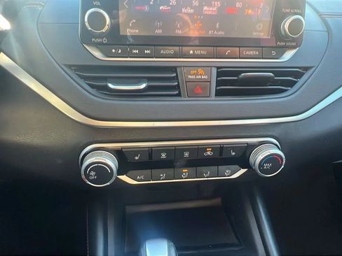 Used 2020 Nissan Altima 2.5 SR w/ Premium Package image 16