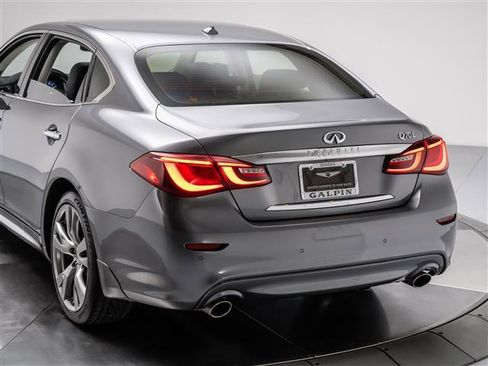 Used 2018 INFINITI Q70 L 3.7 image 32