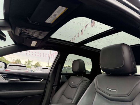 Certified 2024 Cadillac XT5 Premium Luxury AWD/4WD image 11