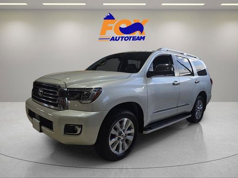 Certified 2019 Toyota Sequoia Platinum AWD/4WD image 2