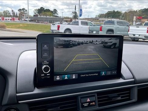 Used 2023 Honda Pilot Touring image 12