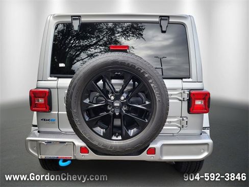 Used 2021 Jeep Wrangler Unlimited Sahara image 4