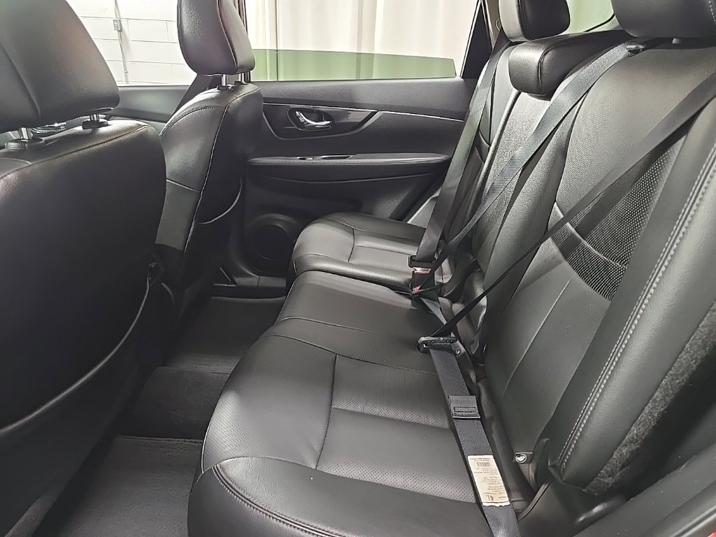 Used 2018 Nissan Rogue SL w/ Premium Package AWD/4WD image 30