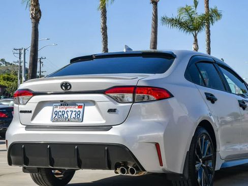 Used 2023 Toyota Corolla SE w/ SE Premium Package image 6