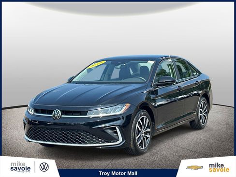 Used 2025 Volkswagen Jetta SE w/ Sunroof Package FWD image 1