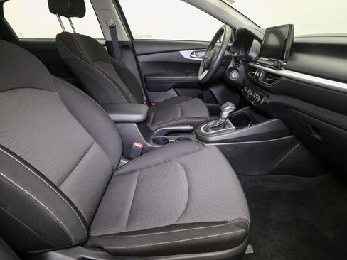 Used 2023 Kia Forte LXS w/ LXS Technology Package image 16