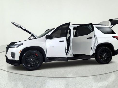 Used 2023 Chevrolet Traverse Premier w/ Redline Edition FWD image 11